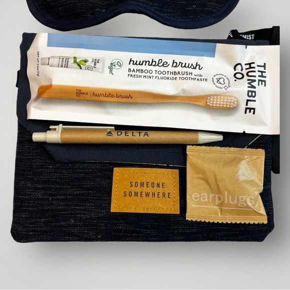Delta Air Lines Navy/Gray Unisex AMENITY KIT First Class DELTA ONE New - Picture 6 of 8